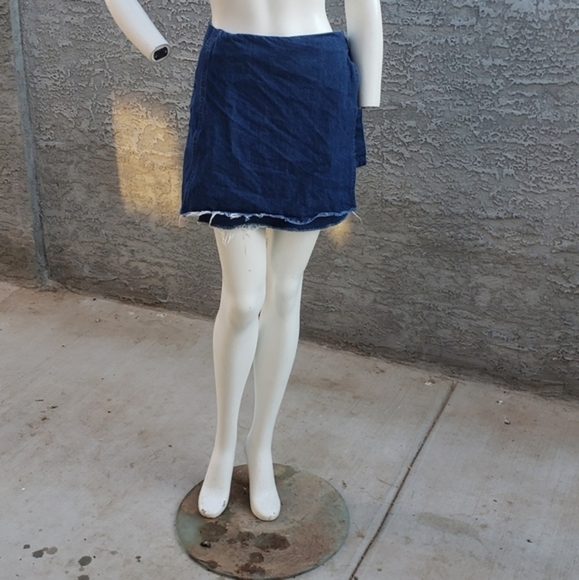 Madewell Raw-Hem Mini Wrap Skirt - Picture 2 of 9